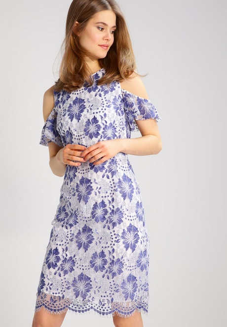 Zomerjurken dames Description. Fan van stoere jurkjes dames? De Valencia is een absolute topper in onze zomercollectie, stoer en sportief. De Valencia heeft een kraag en knoopsluiting aan voorzijde tot de middel, steekzakken aan voorzijde en een ¾ mouw.