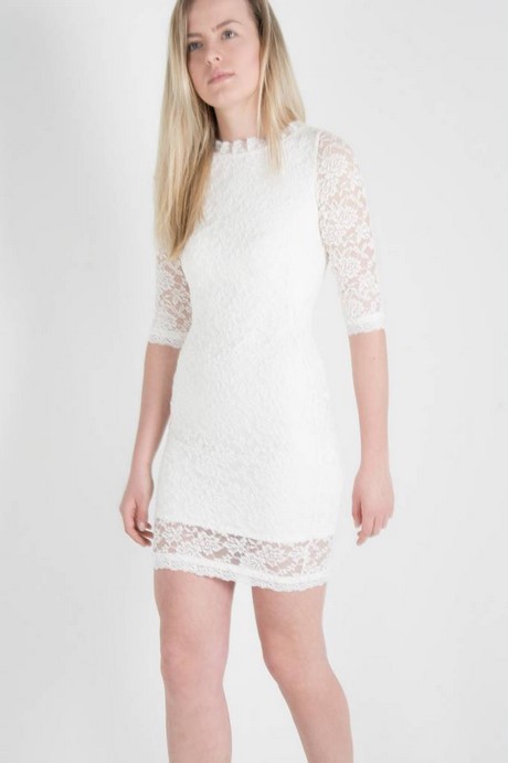 Witte jurk met kant