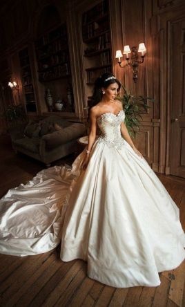 Bruidsjurken pnina tornai