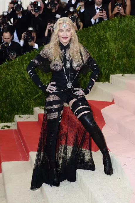 Madonna 2023 met gala jurk