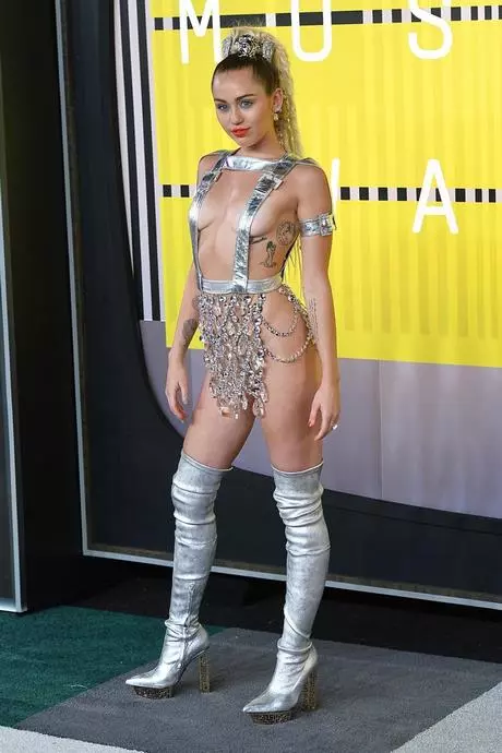 Miley cyrus vma 2023 jurk