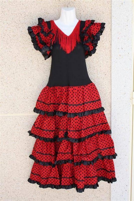 Zwart met rode jurk
