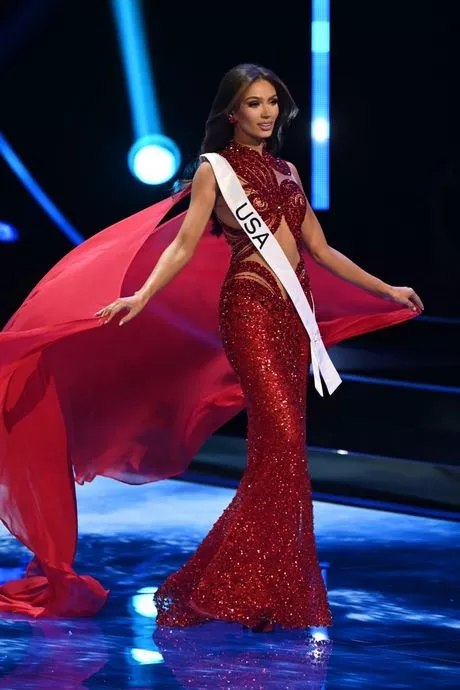 Miss universe thailand 2024 avondjurk