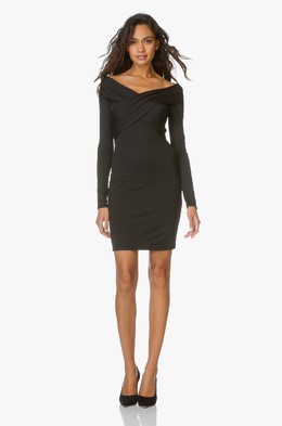 Little black dress met lange mouwen