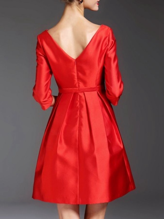Rode jurk met v hals