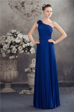 Mooie blauwe jurk voor bruiloft