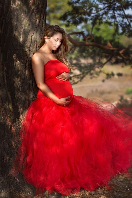 Rood zwangerschapsjurkje