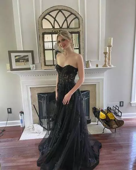 Black lace prom dresses 2024